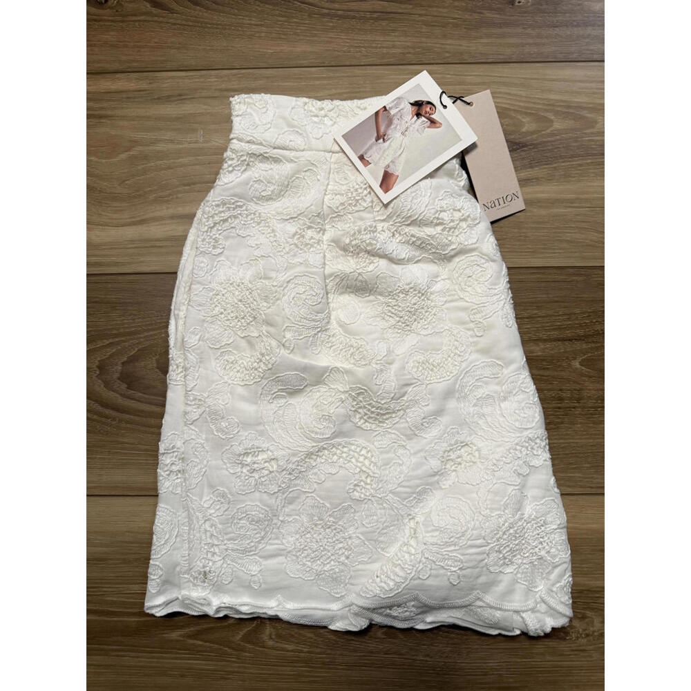 NWT! Nation LTD Archer Appliqué Cotton Shorts in White Size Medium - Picture 2 of 8